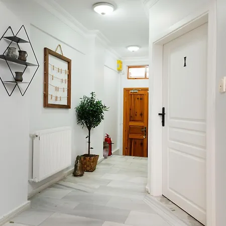 La Gardenia : 4br With Private Garden Βίλα Κωνσταντινούπολη