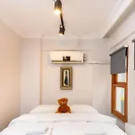 La Gardenia : 4br With Private Garden