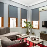 Vila La Gardenia : 4br With Private Garden
