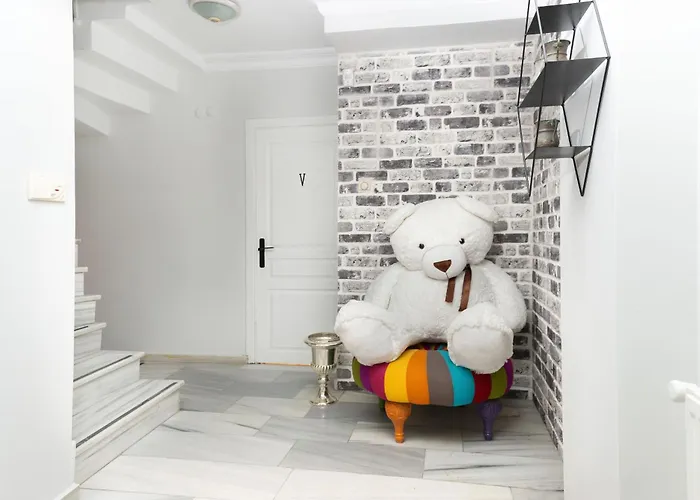 La Gardenia : 4br With Private Garden *