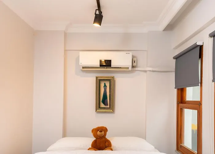 La Gardenia : 4br With Private Garden